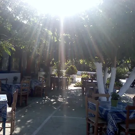 Isalos Hotell